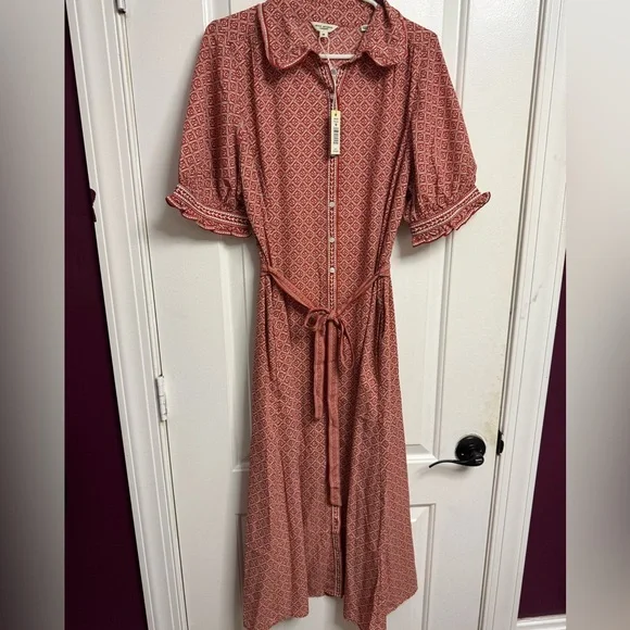 Long Red Patterned Dress with belt - Picture 2 of 4